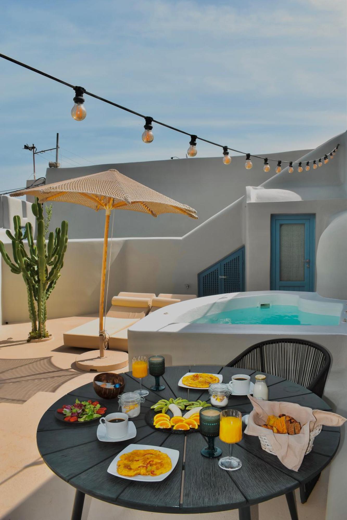 Luna Santorini Suites Пиргос Экстерьер фото